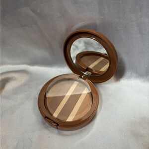 Belle Beauty by Kim Gravel Bronzabelle Bronzer Highlighter - Ray of Sunshine.